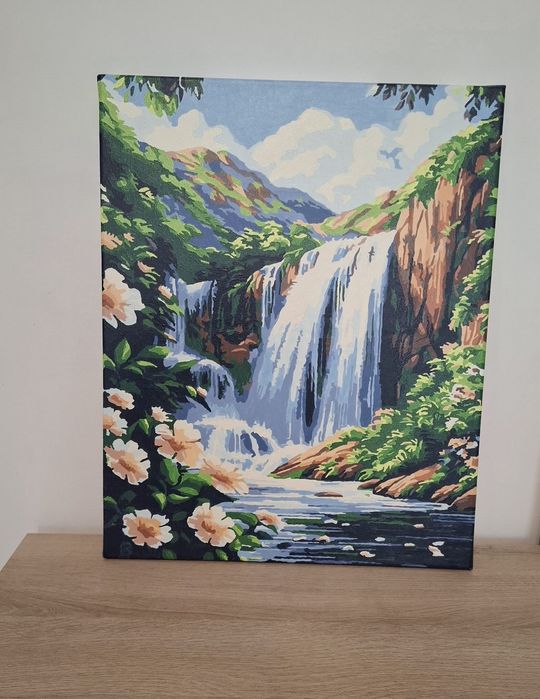 Продавам ръчно нарисувани картини.