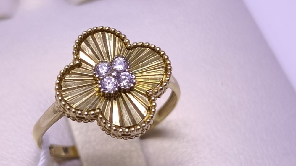 Кольцо из жёлтого золота