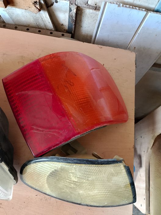 Фара задния аудио 80