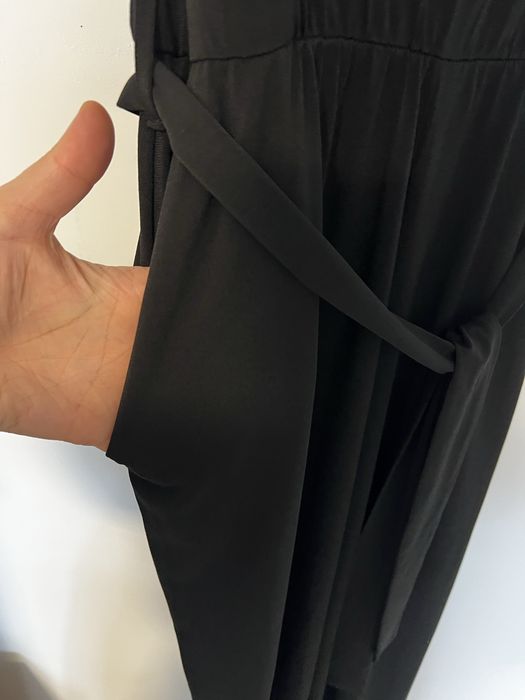 Salopeta neagră decoltată de la Tigha