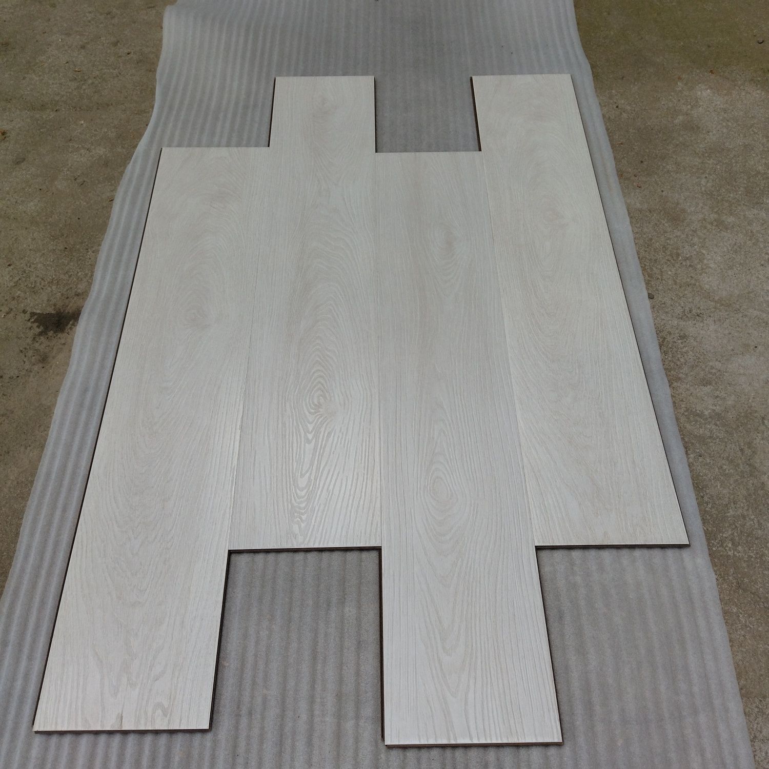 Laminat  tarket  8mm HDF