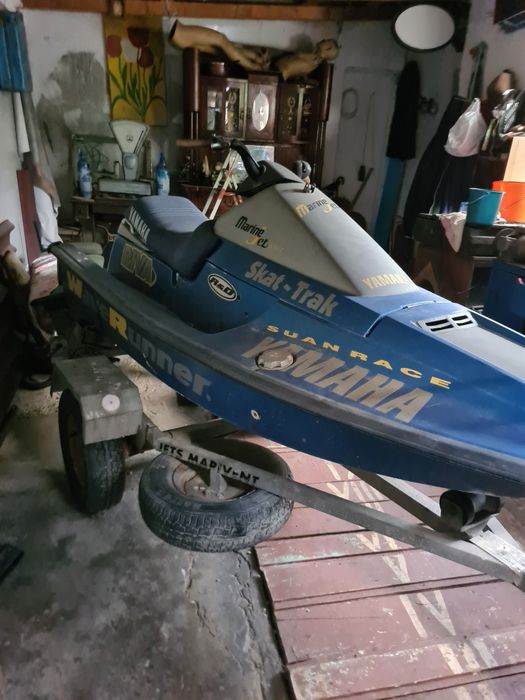 Vand schimb cu barca gonflabila cu motor