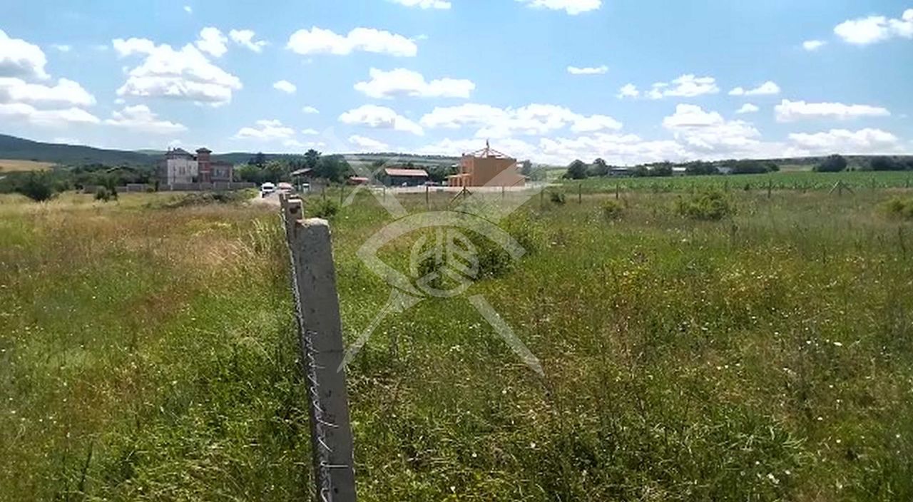 Продава се Парцел в с. Хераково, Област София-област - 1687 кв.м за 59 €/кв.м - Снимка #2