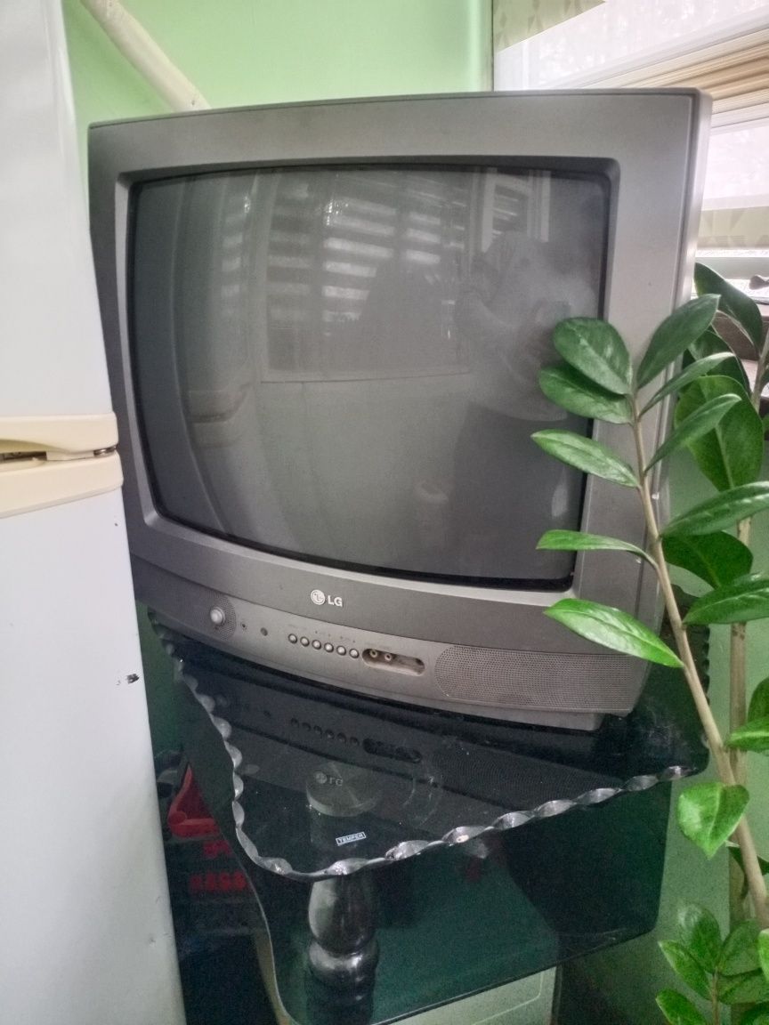 Стары lg телевизор