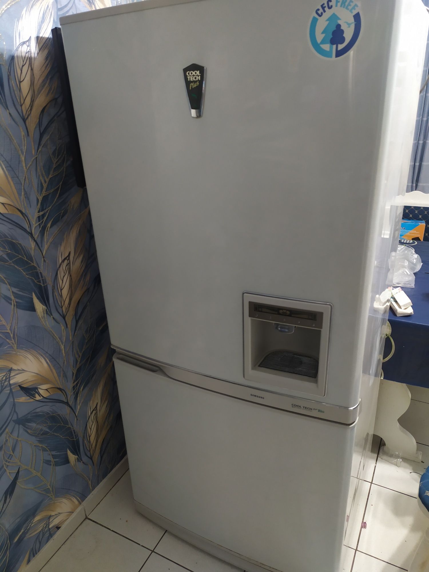 холодильник Samsung, широкий! НЕ дорого!