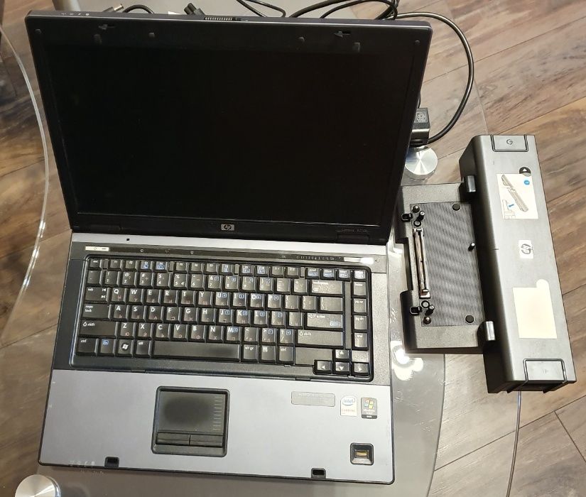 Лаптоп HP Compaq 6710b + докинг станция / Laptop 6710b docking station