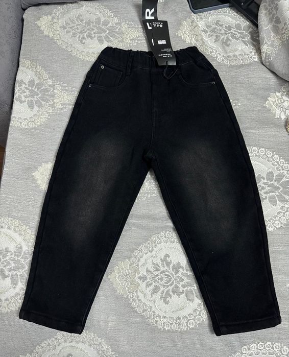 Продам новые джинсы,  на 5-7 лет