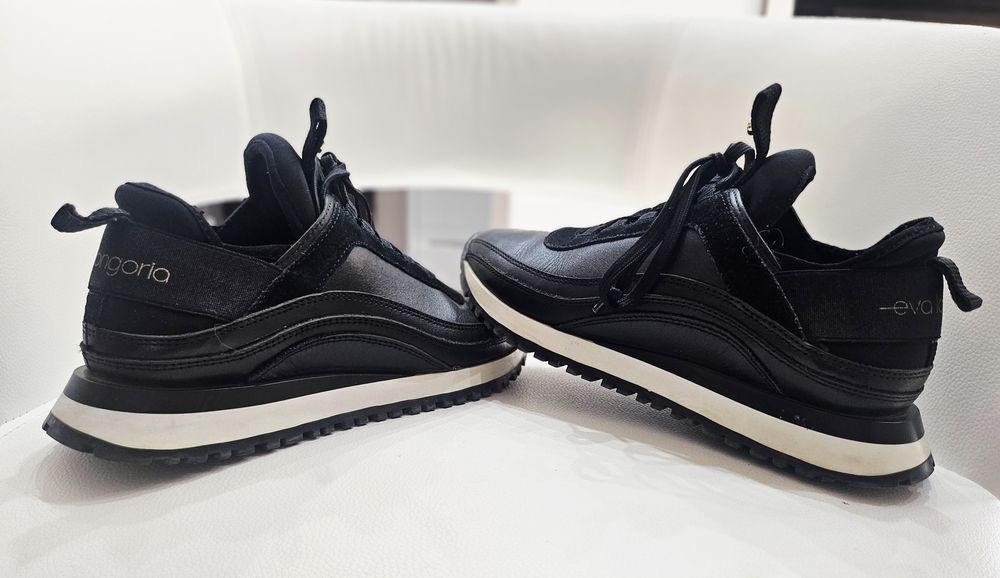 Сникърси, обувки