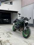 Kawasaki.   Z900