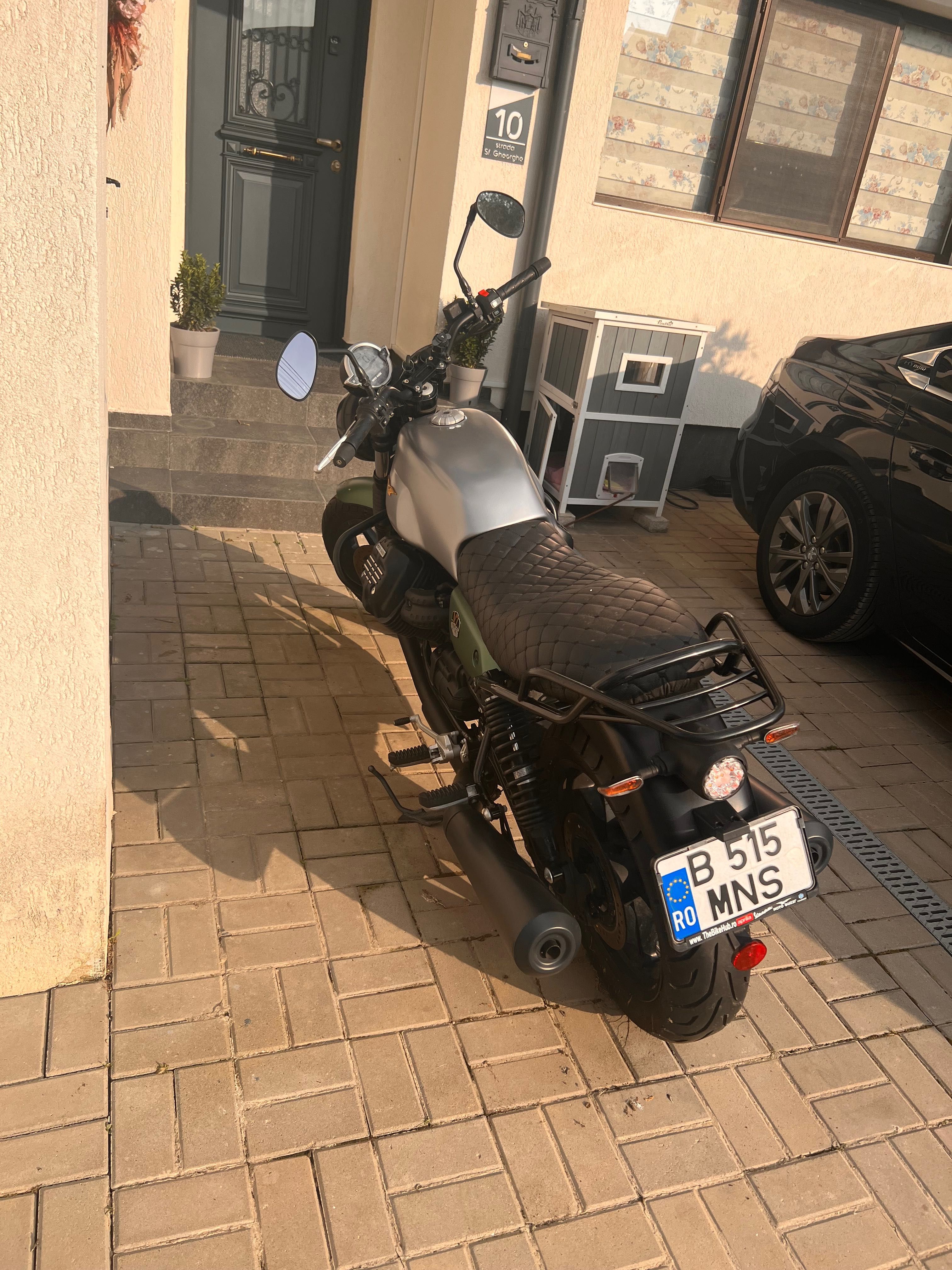 Vand motocicleta Moto Guzzi Centanario an 2021