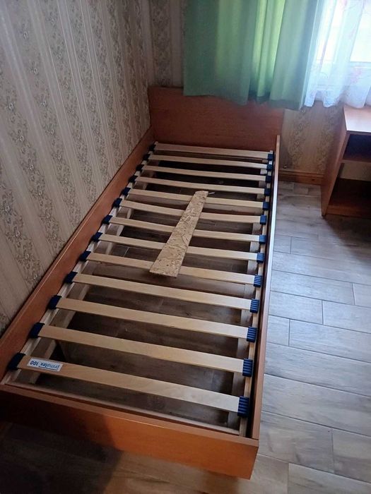 Спални, легла, гардероби