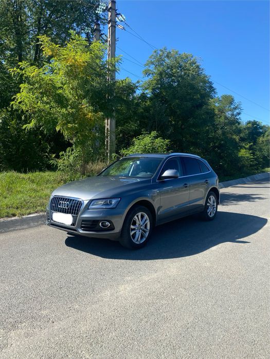 Vând Audi Q5 Quattro S-Line 2.0 TDi 2013