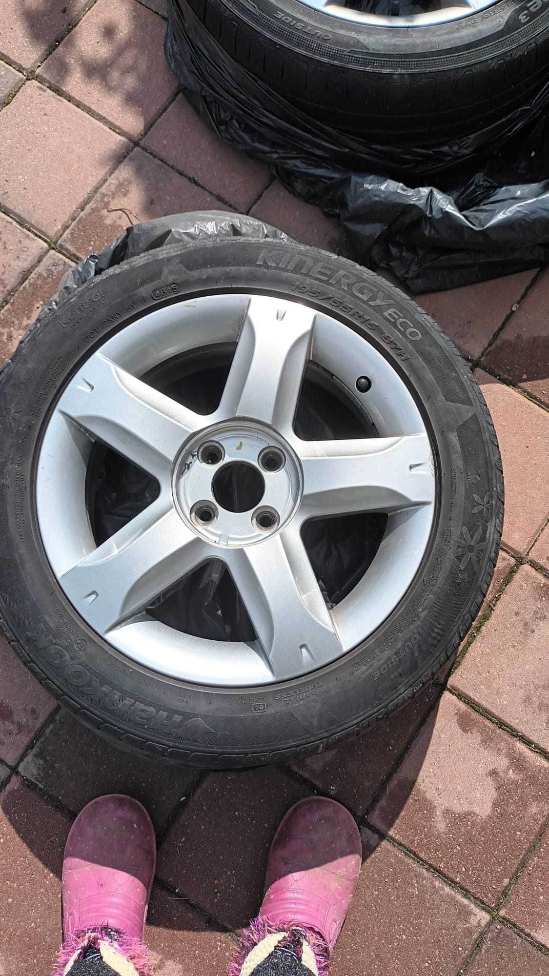 Anvelope Hankook vara 195 55 r16 cu jante aluminiu