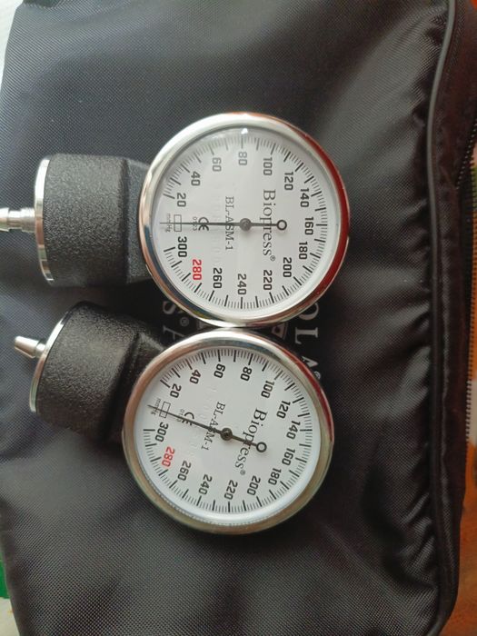 Манометр от танометра б/у