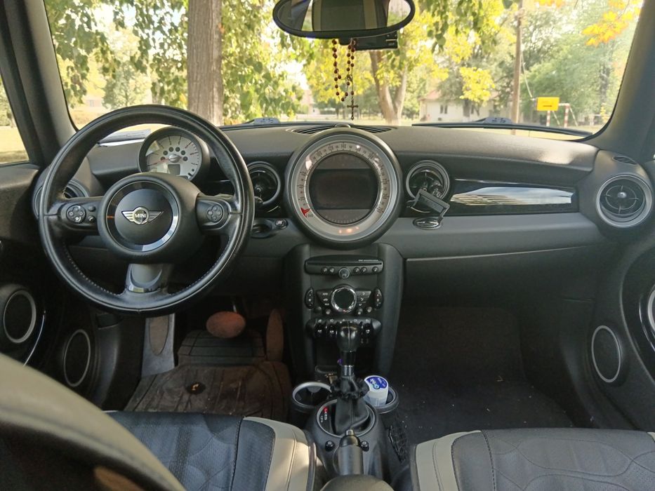 Vând mini cooper D ,anul 2012,automata ,165000km , motor 2  L diesel