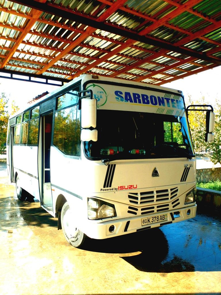 Isuzu avtobus sotiladi