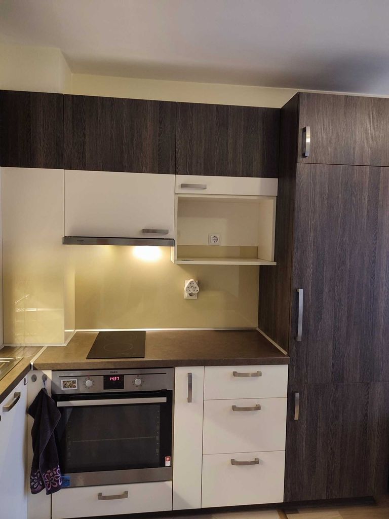Дава се под наем Тристаен апартамент в София, Банишора - 80 кв.м за 600 € - Снимка #2