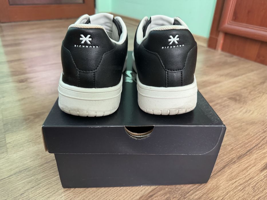 Оригинални обувки RICHMOND 43 номер