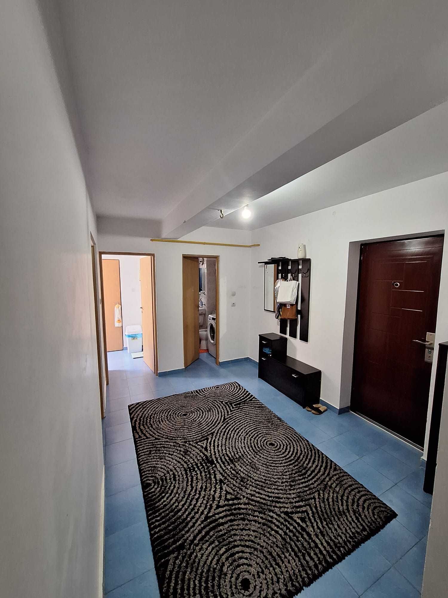 Vand apartament 2 camere,decomandat