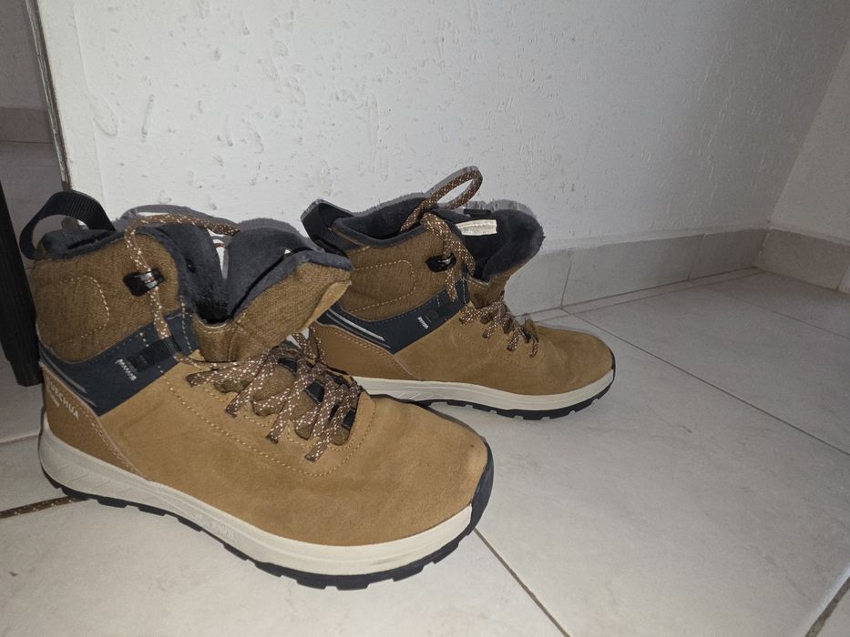 Зимни обувки  от Декатлон