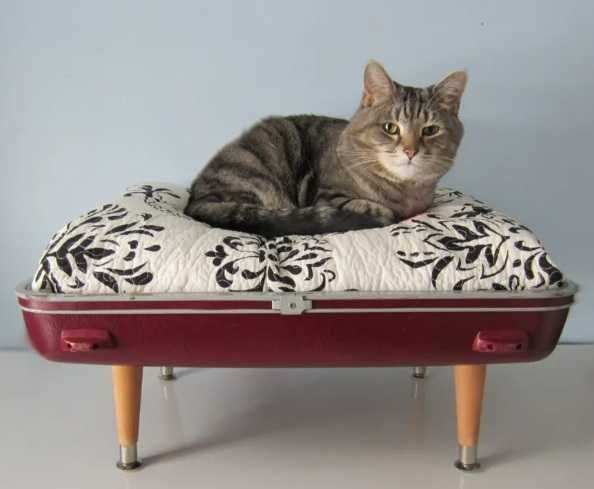 Голям здрав ретро винтидж куфар