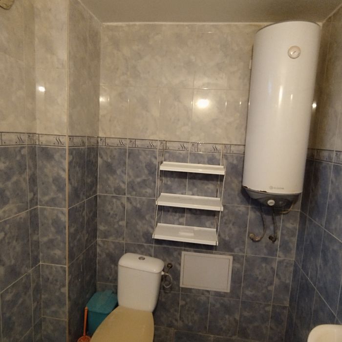 Продавам етаж от къща