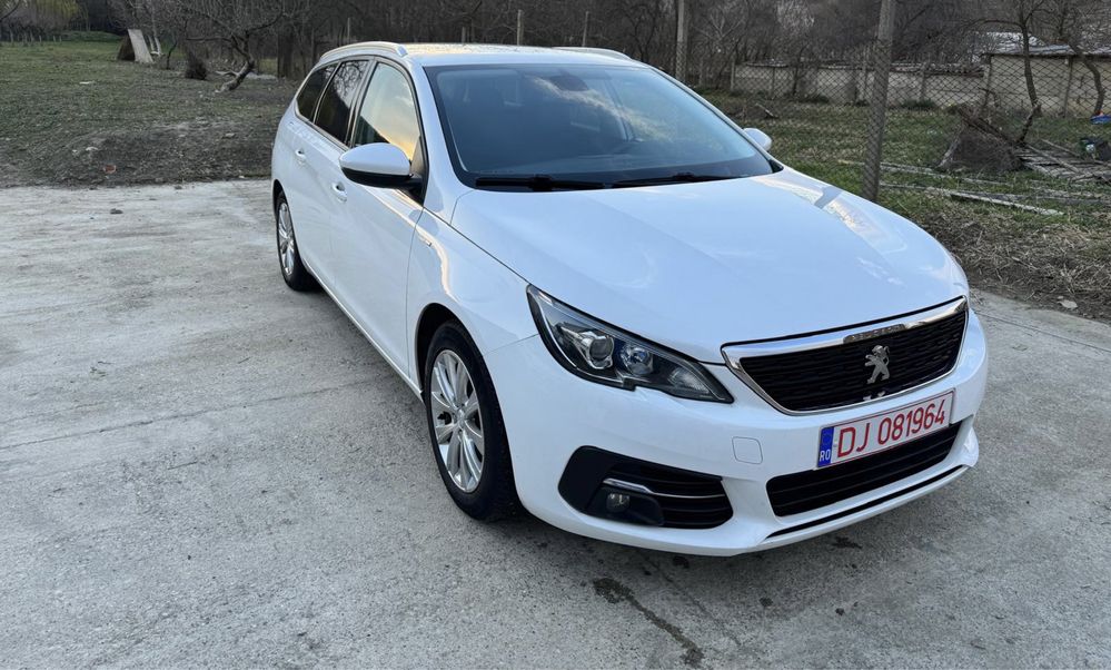 Peugeot 308 Style-130 hp