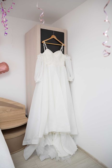 Rochita Mireasa tip printesa. Ofer si coronita si voal