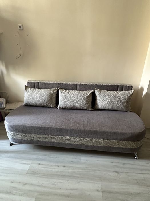 Продаю диван в отличном состоянии