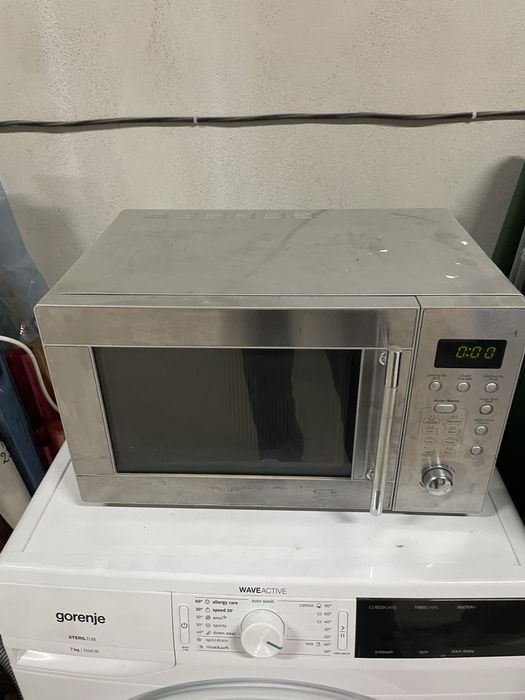 Микровълнова печка.