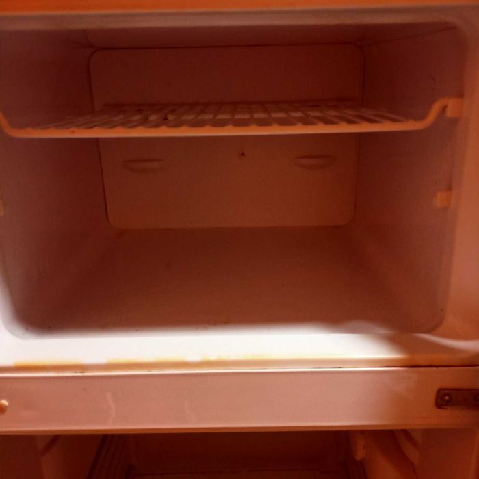 Хладилник с фризерна част