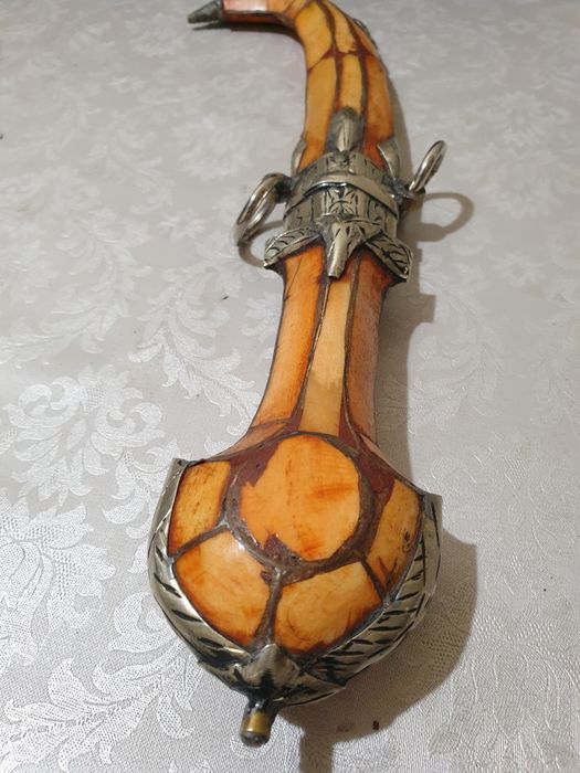 Pumnal ,hanger vintage