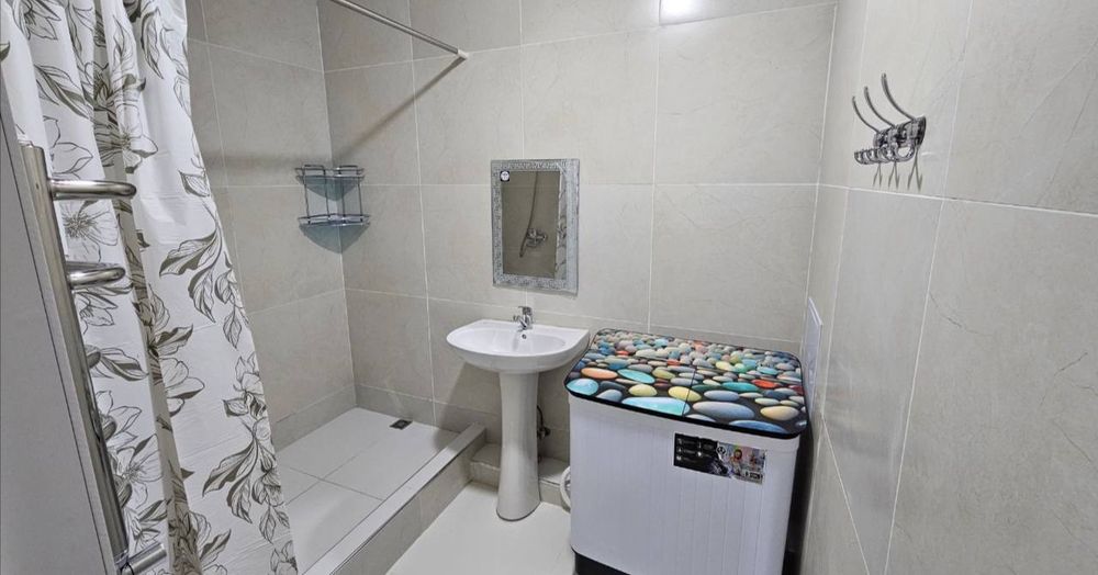 Чилонзор 16-кв метро ёнида квартира бор безмаклер