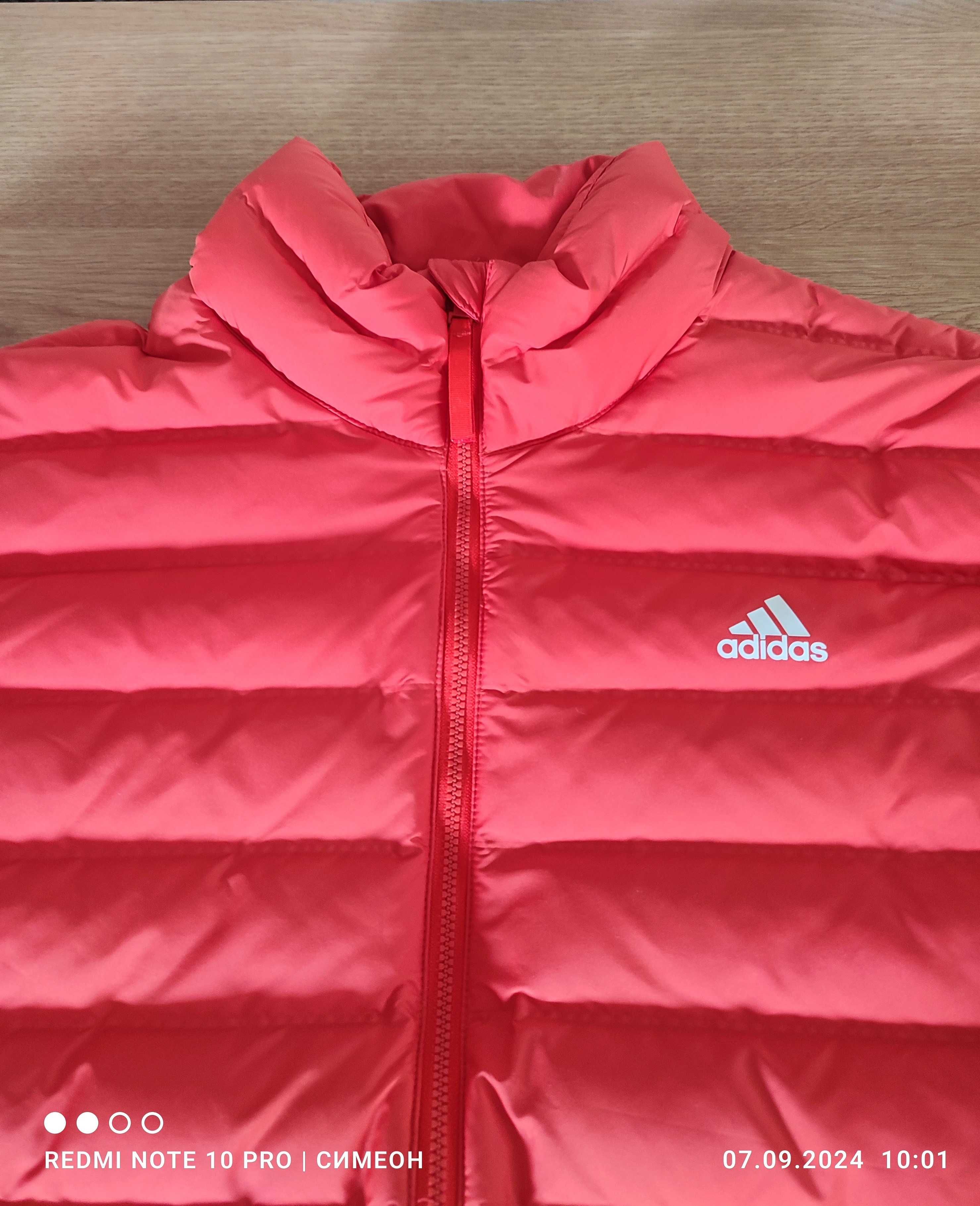 Продавам пухено яке Adidas размер L