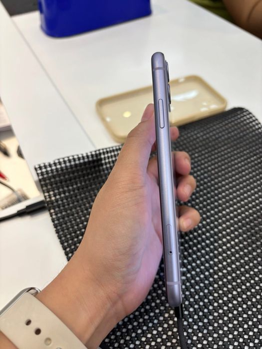 iPhone 11 Mov cu 100% Bateria de 256 GB