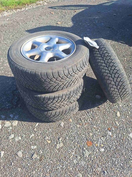 Четири зимни гуми