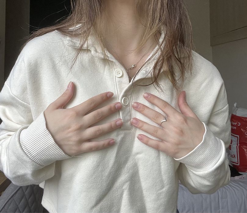 Къс Oversized пуловер с яка Bershka