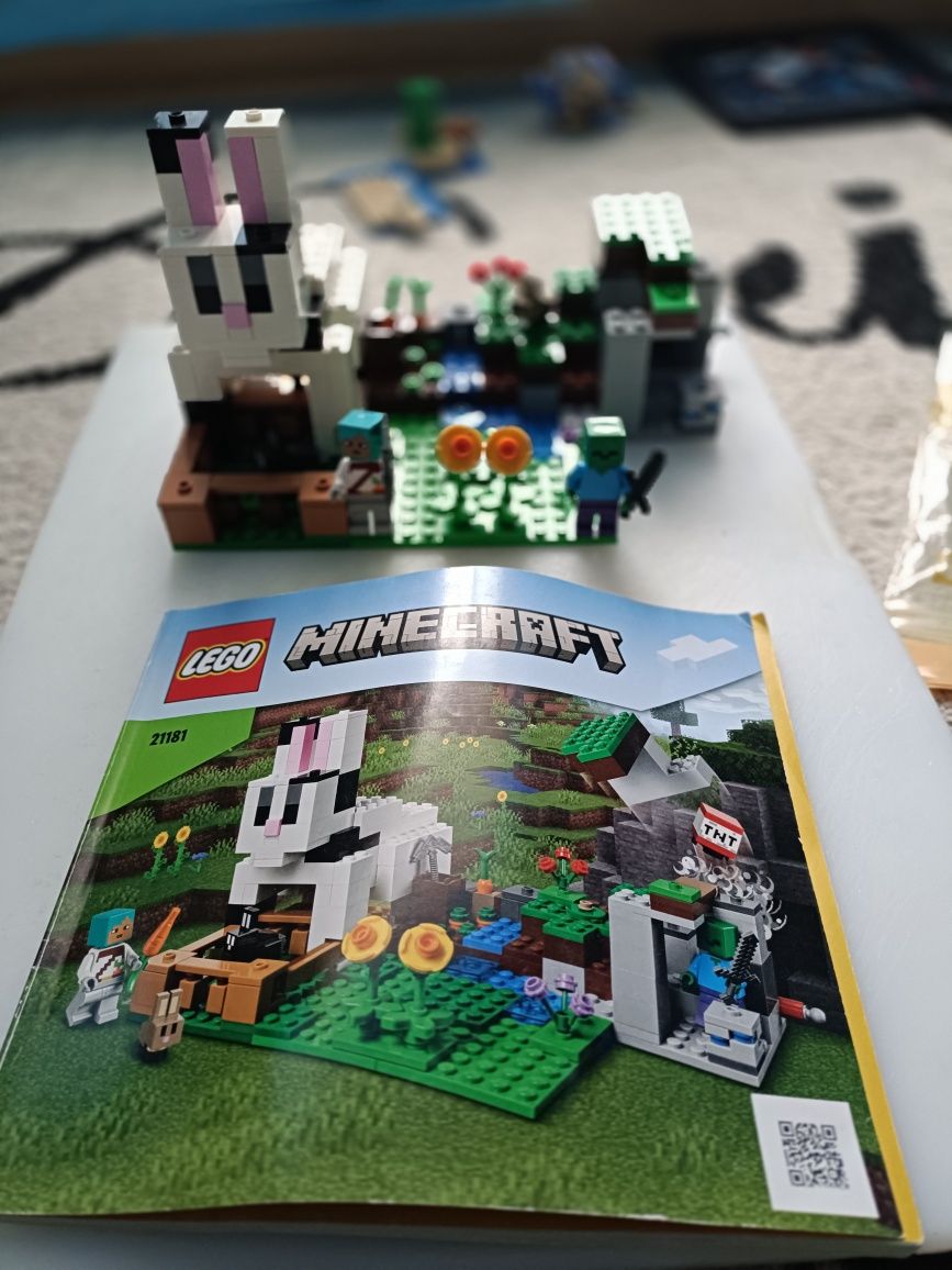 LEGO® Minecraft - Ferma de iepuri 21181, 340 piese