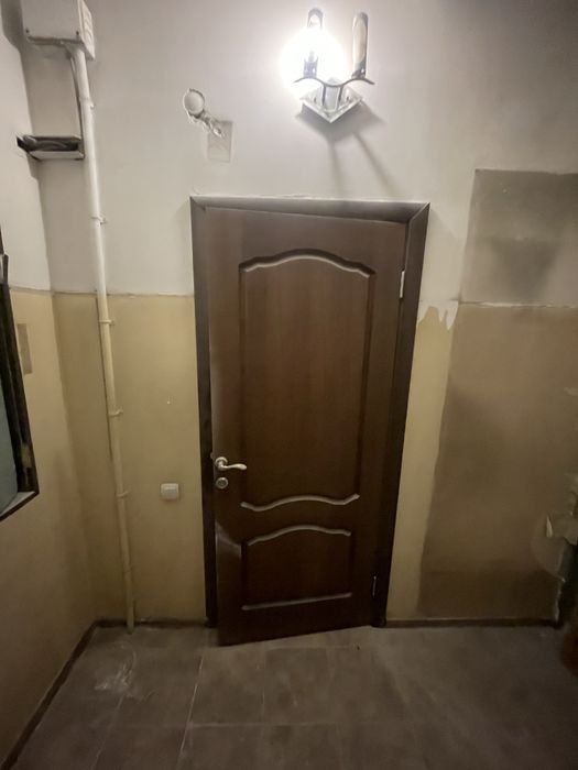 Межкомнатная дверь в хорошем состояний
