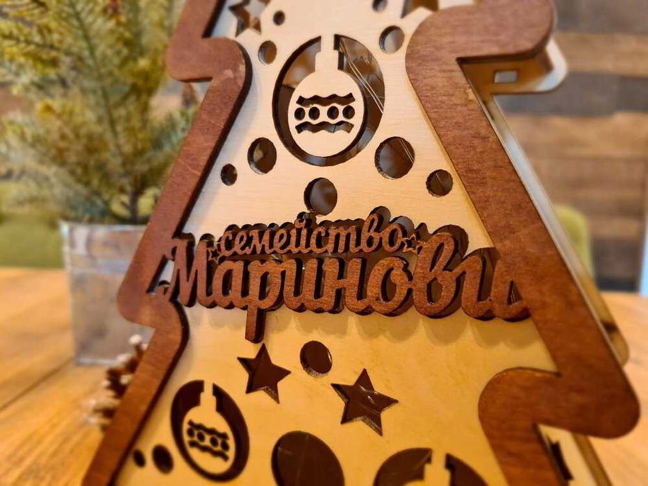 Светеща Коледна елхичка - прекрасен коледен подарък