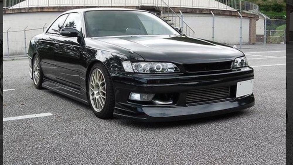 Продам бампер на тойоту марк 2 100-й кузов