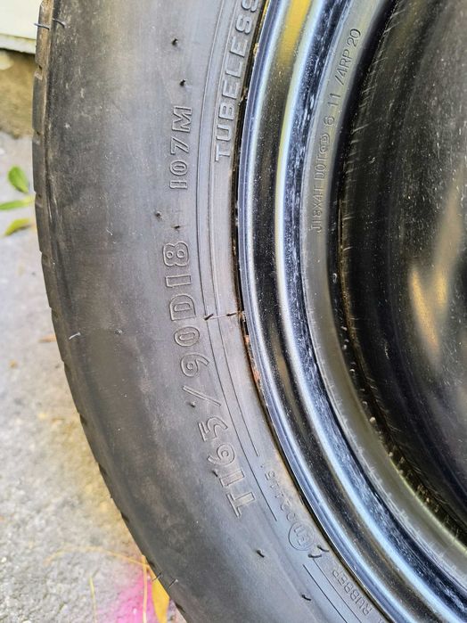 Продавам нова резервна гума (патерица) 18"