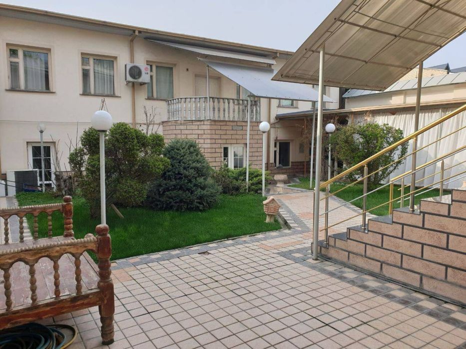 Bog'li uyimni sotaman 620 m2 2 uy 7 xonali