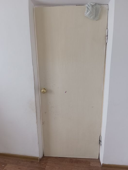 Двери деревянные наличие 4 шт б/у