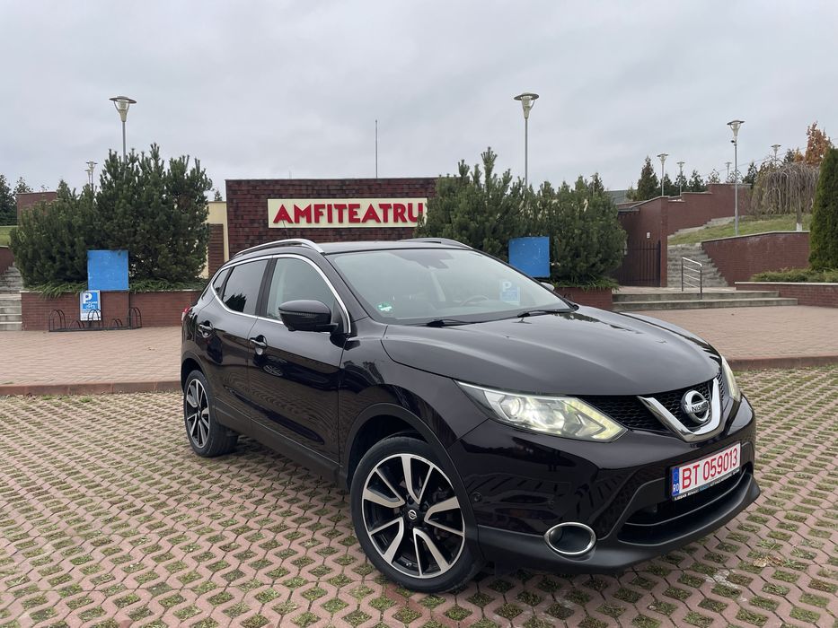 Nissan Qashqai 1.5 diesel Model Tekna Culoare Visiniu metalic