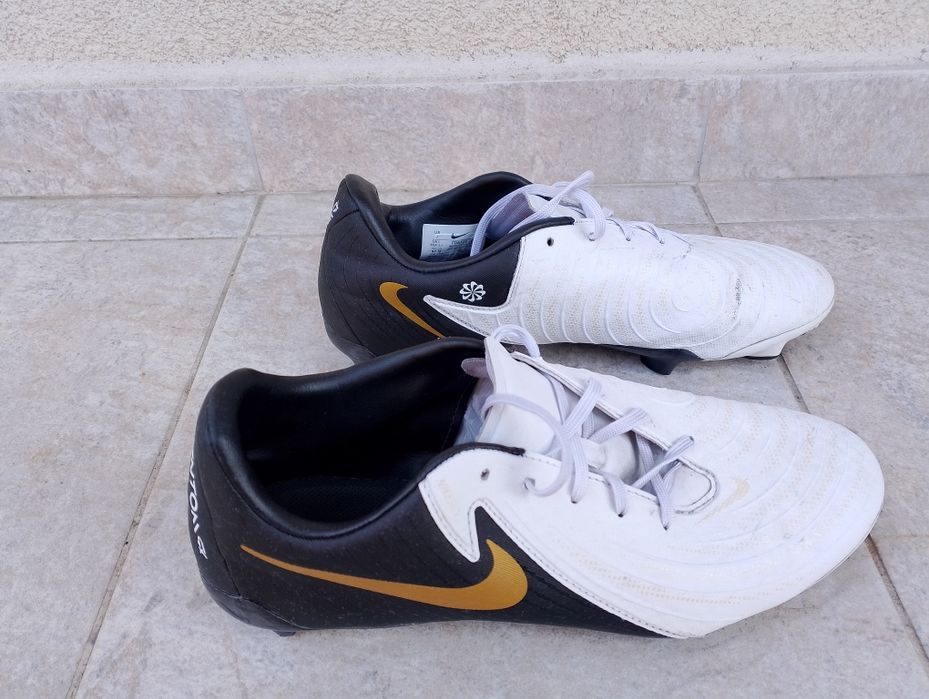 Vând ghete de fotbal Nike Phantom GX, mărimea 40