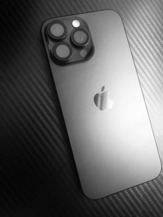 Продавам iPhone 16 Pro Max 1TB Black Platinum