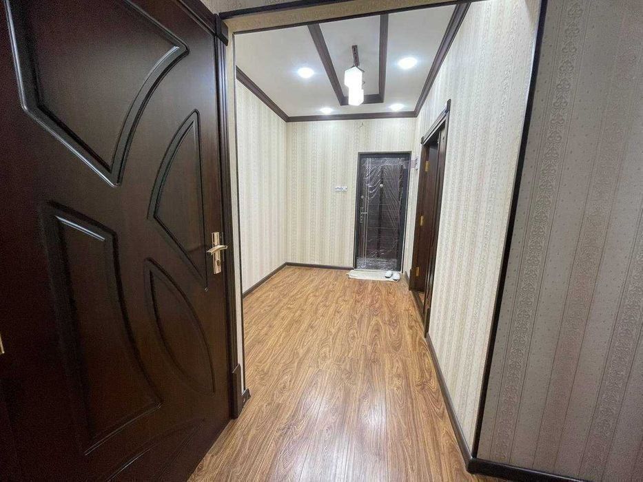 Срочно! 4/4/5 в Сергели 8! Квартира 92 м², дом панельный. Метро - 600м