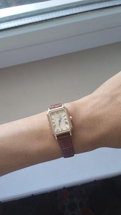 Женские часы новые