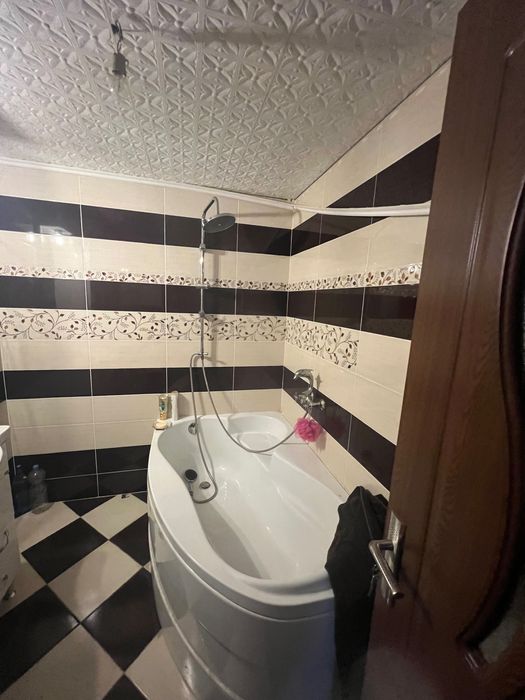Vând apartament în Rovinari